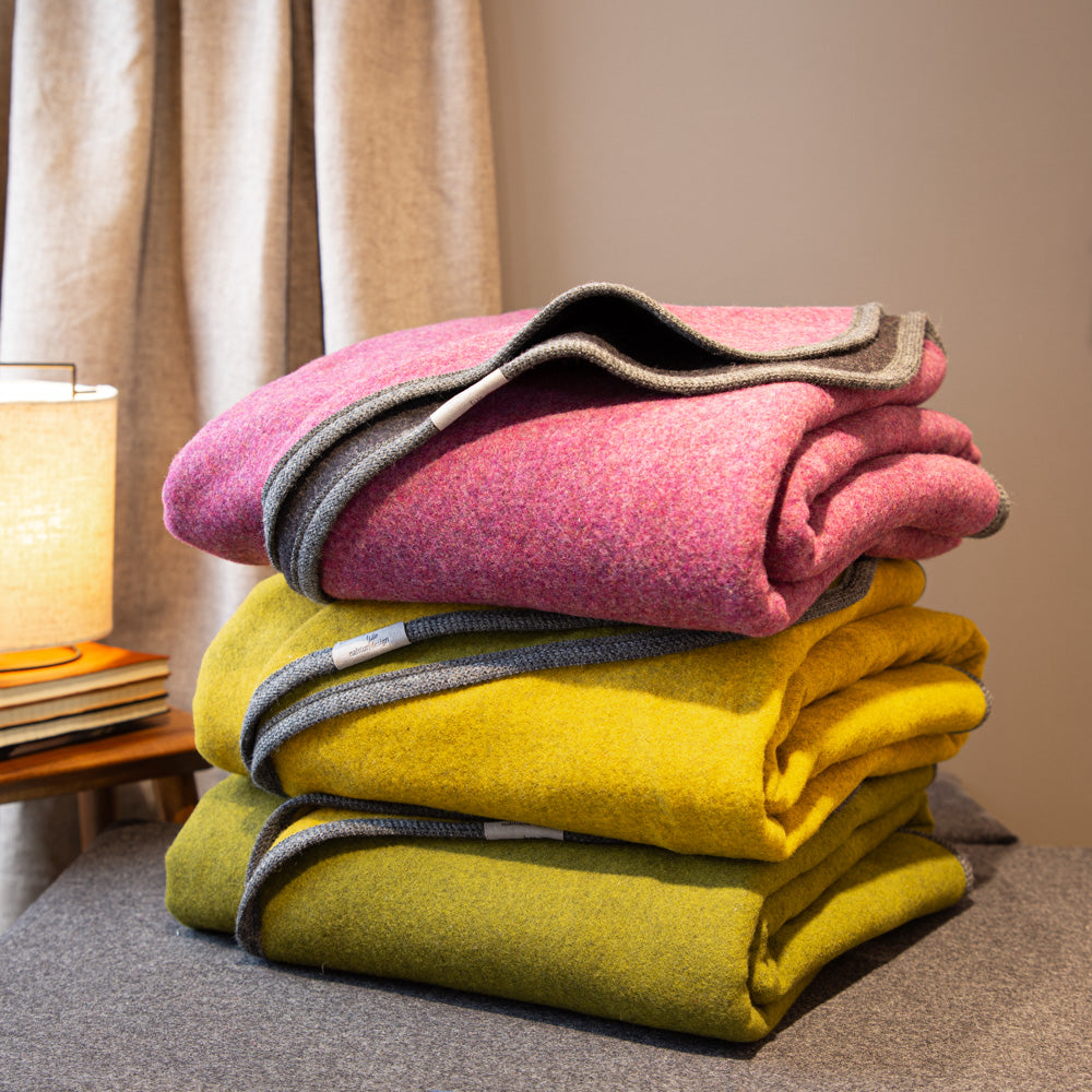 Wolldecke_Lodendecke_Schurwolle_StapelverschiedeneFarben-5