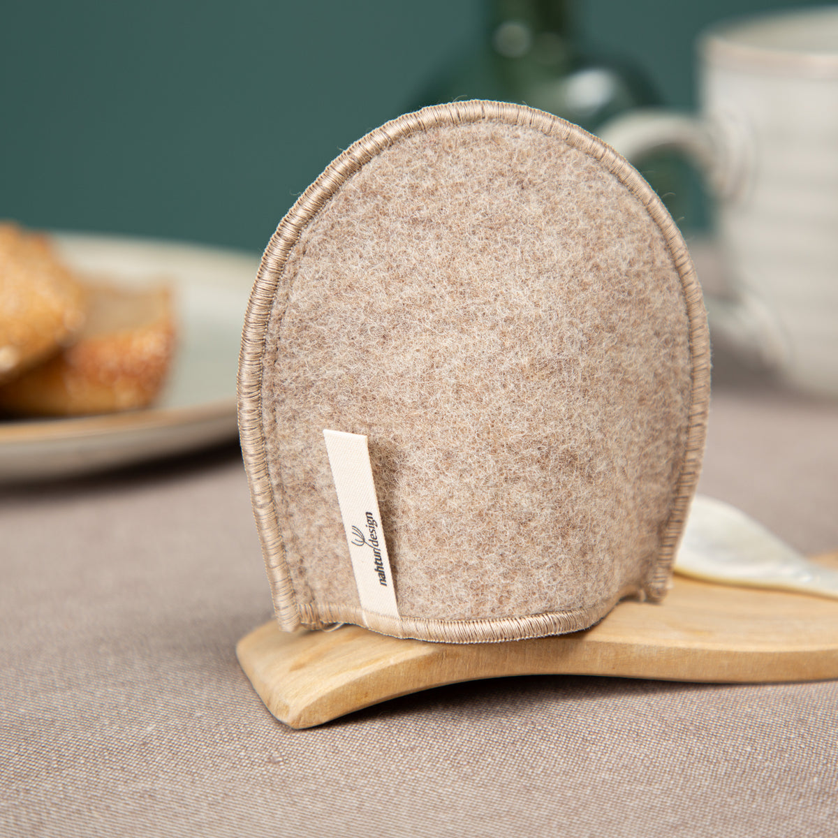 beige_Eierwaermer_Loden_Haube-9