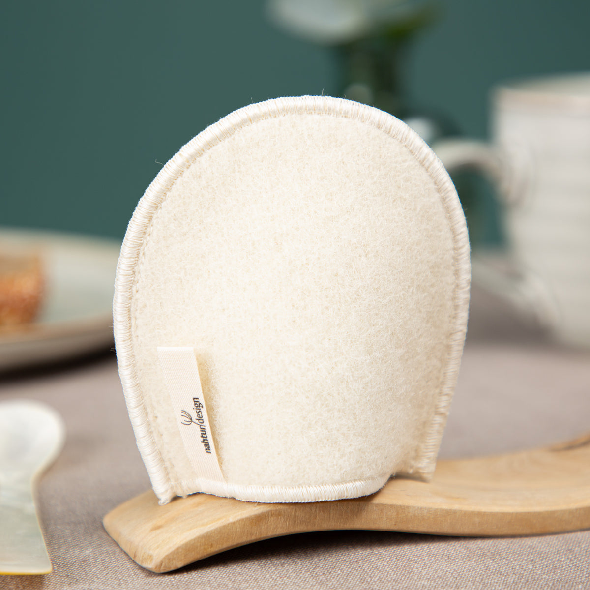 creme_Eierwaermer_Loden_Haube-1