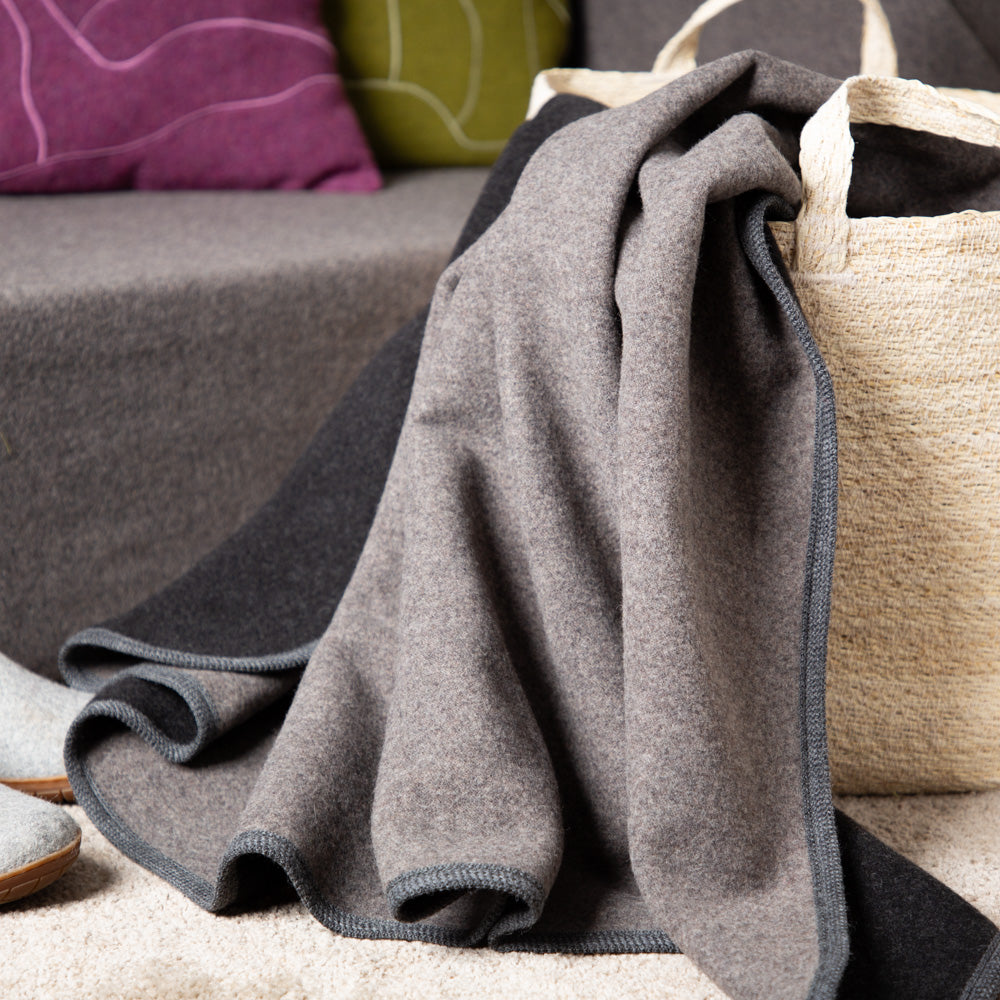 lodendecke-schurwolle-warme_wolldecke-braun-8