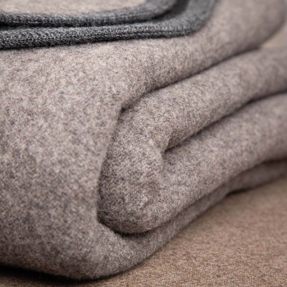 wolldecke-lodendecke-reine_schurwolle-brau_schwarz-6