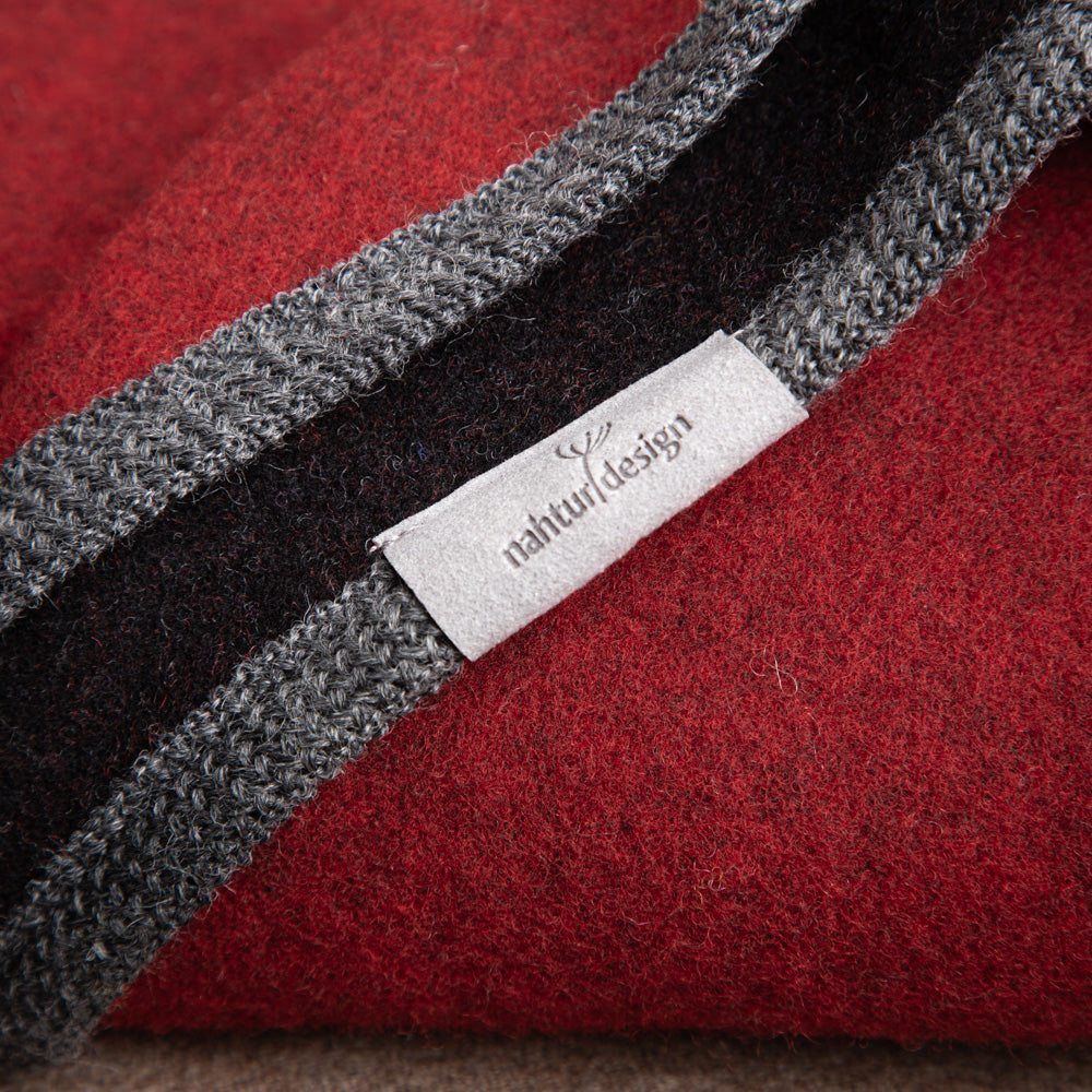 wolldecke-lodendecke-reine_schurwolle-rot_schwarz-2