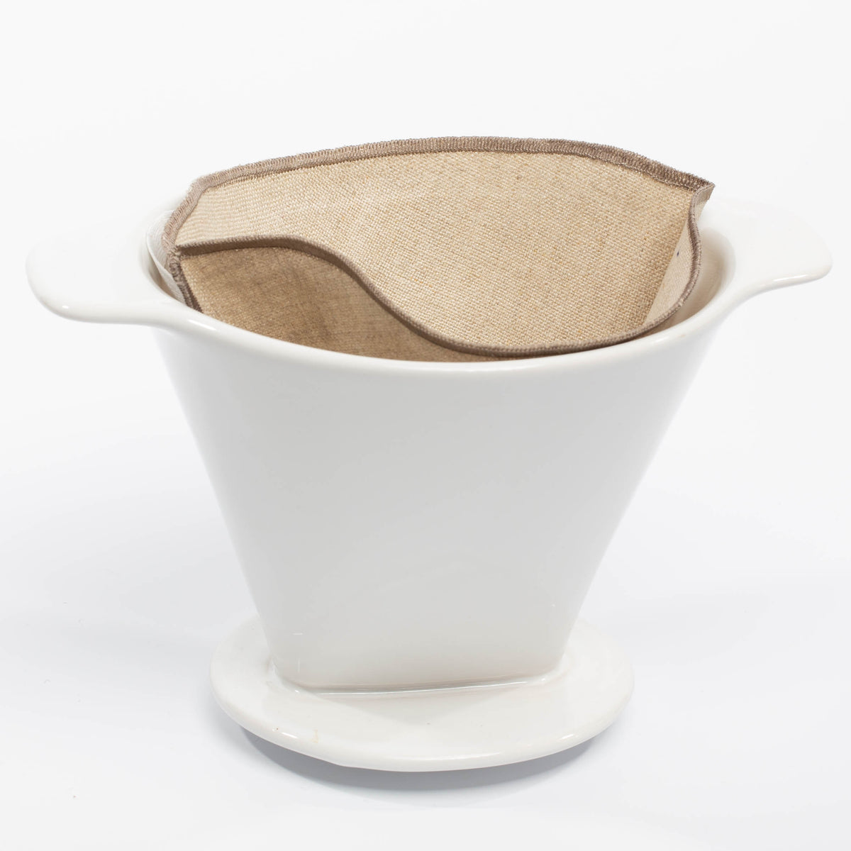 weißer Handfilter mit Mehrweg Kaffeefilter aus Bioleinen natur
