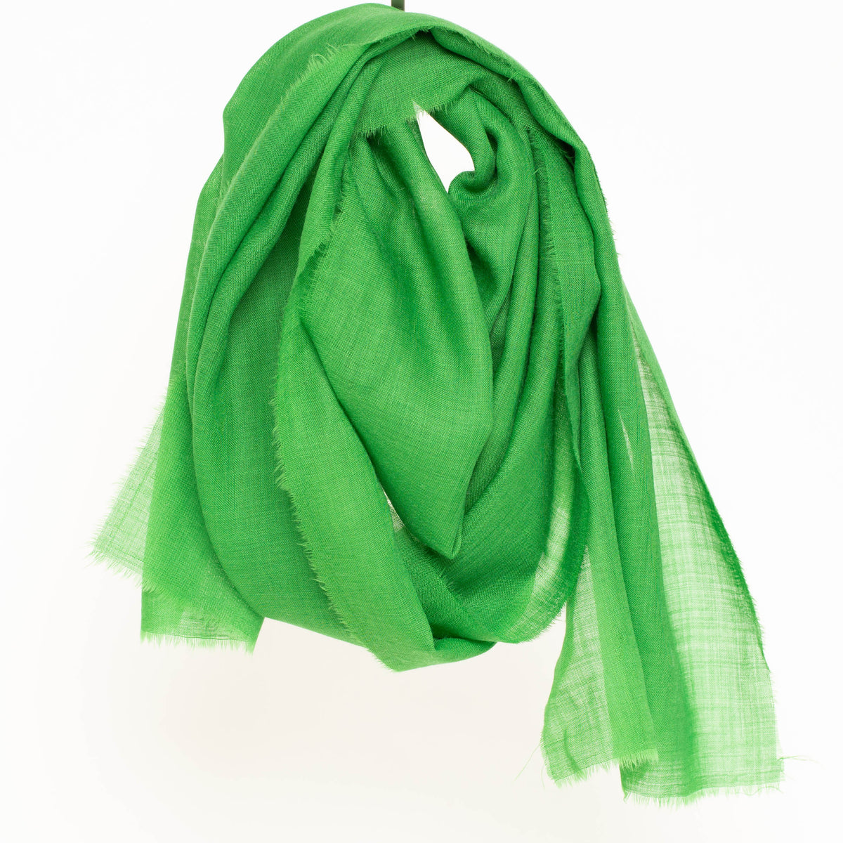 hauchzarter Schal aus Wolle grün
