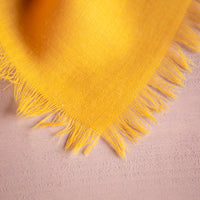 Huachfeiner_Wollschal-Merinowolle-gelb-3