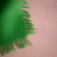 Huachfeiner_Wollschal-Merinowolle-gruen-3