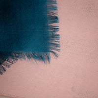 Huachfeiner_Wollschal-Merinowolle-petrol-4