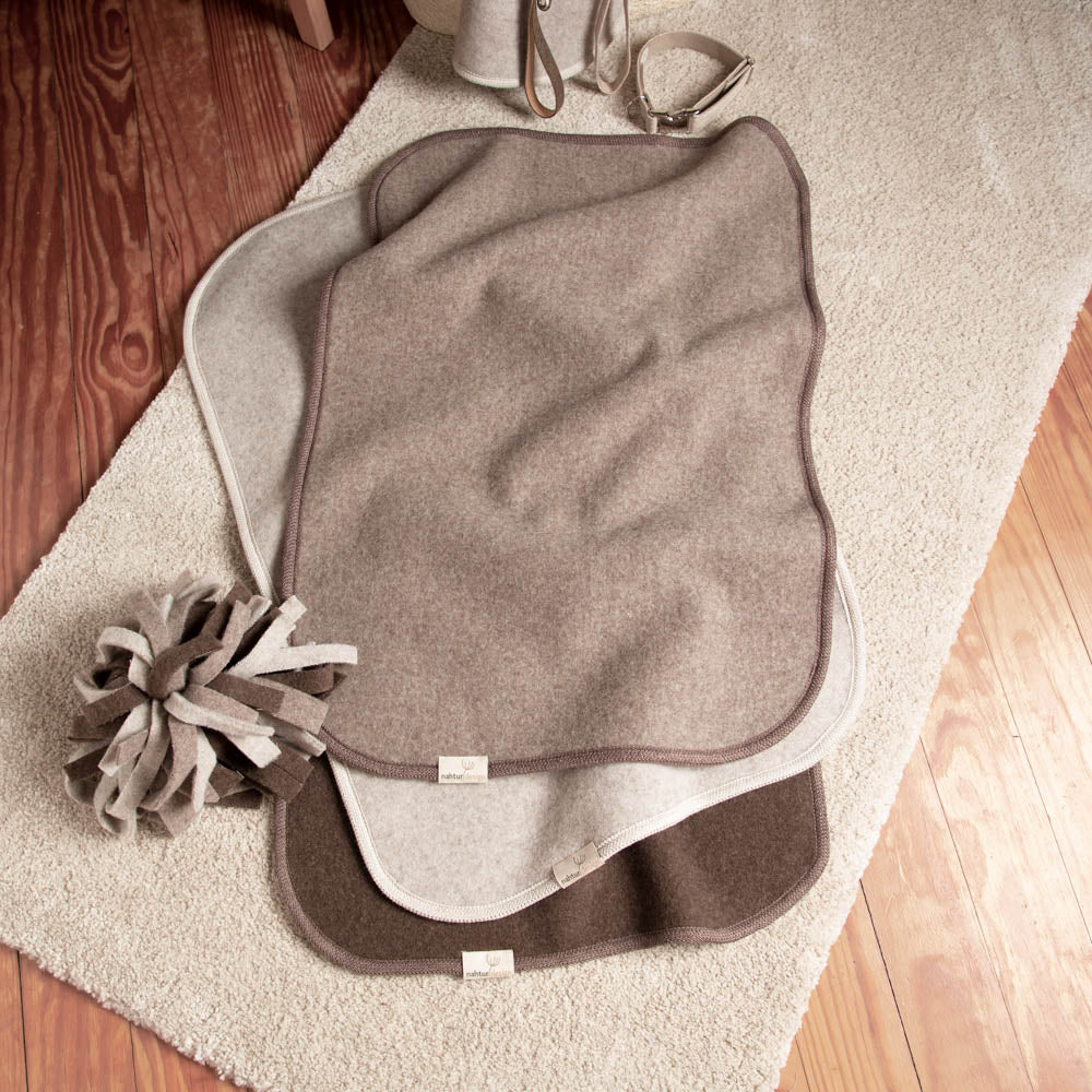 Hundedecke_Premium_mongolische_Merinowolle_ungefaerbt-3