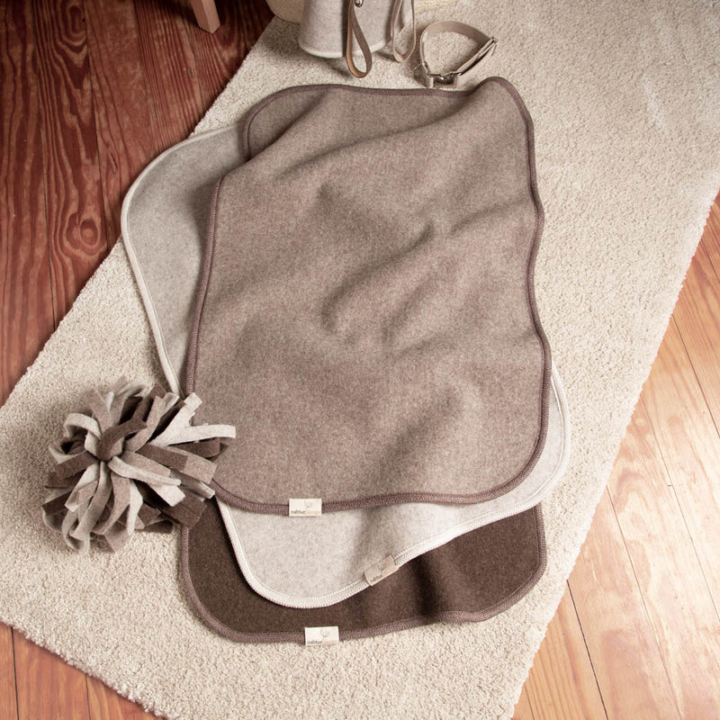 Hundedecke_Premium_mongolische_Merinowolle_ungefaerbt-3