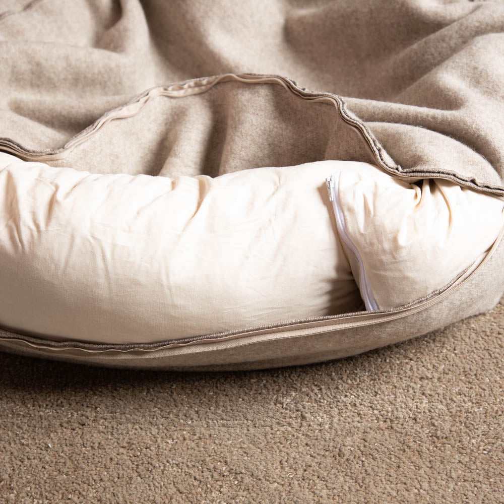 Hundedonut_MongolischeMerinowolle-Naturfuellung_grau-beige-15