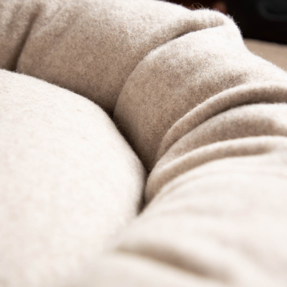 Hundedonut_MongolischeMerinowolle-Naturfuellung_grau-beige-6