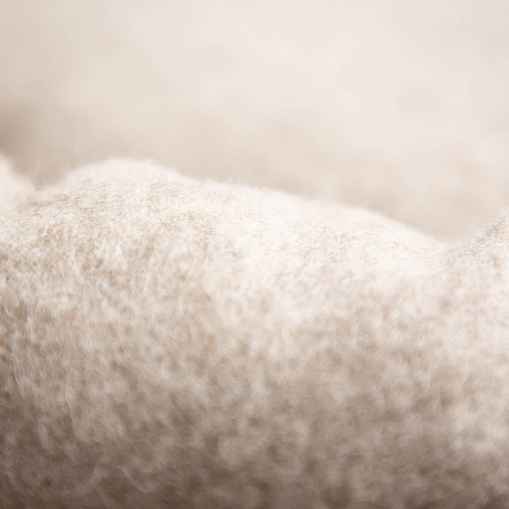 Hundedonut_MongolischeMerinowolle-Naturfuellung_grau-beige-7
