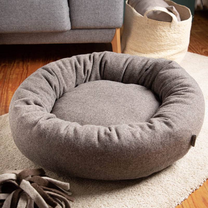 Hundedonut_reineSchurwolle-Naturfuellung_braun-7