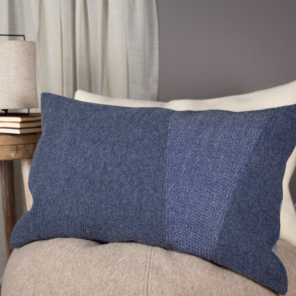 Unikat Sofakissen | 40 × 60 cm | mit Naturfüllung | Blau