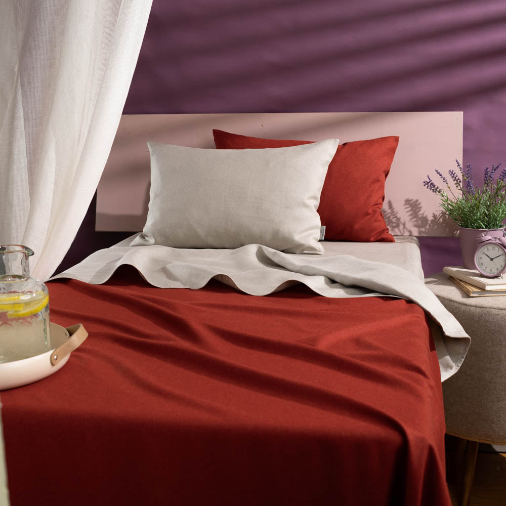 Kuehlende_Bettdecke_Leinen_Merinowolle_rot_1_von_9