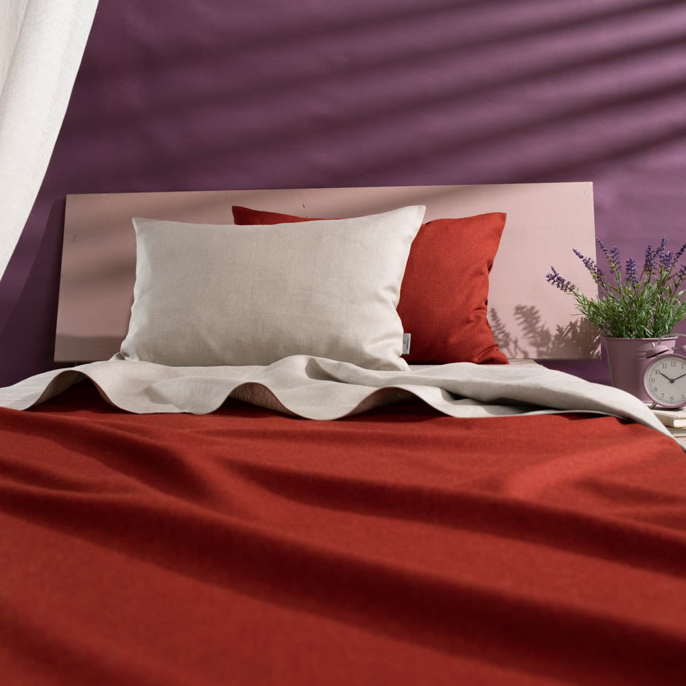 Kuehlende_Bettdecke_Leinen_Merinowolle_rot_5_von_9