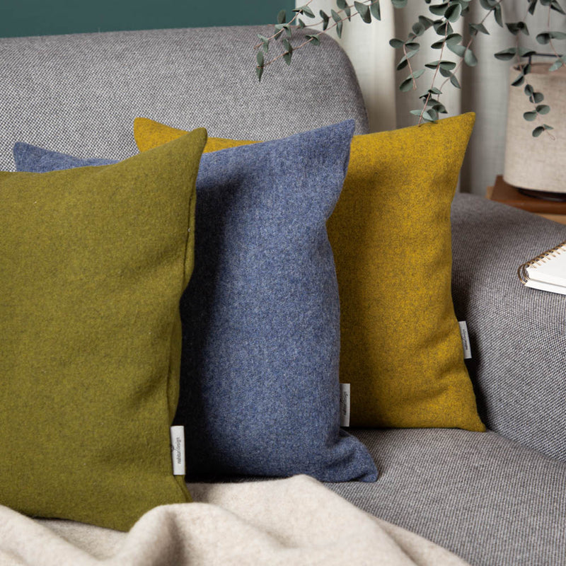 Kuschelkissen_Wollefuellung_verschiedeneGroessen_Sofakissen_Loden_Farbfloete-2