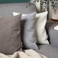 Kuschelkissen_Wollefuellung_verschiedeneGroessen_Sofakissen_Loden_Farbfloete-3