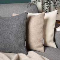 Kuschelkissen_Wollefuellung_verschiedene_Groessen_Sofakissen_Komfort_Farbfloete