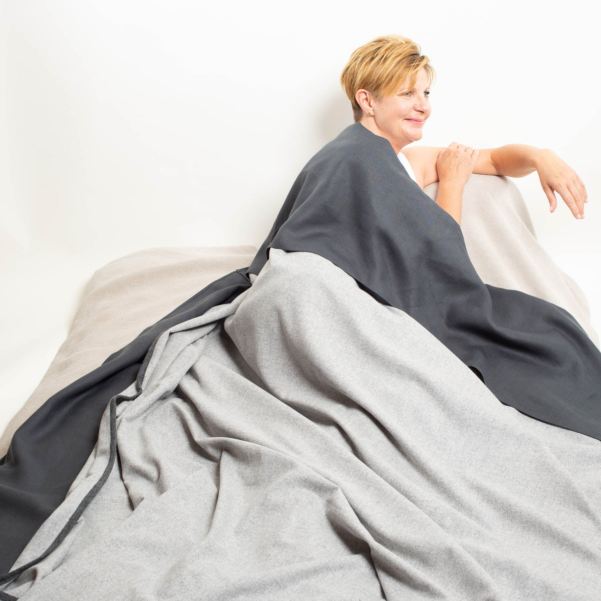 Kühlende Bettdecke | Leinenlaken und leichte Wolldecke aus Merinowolle
