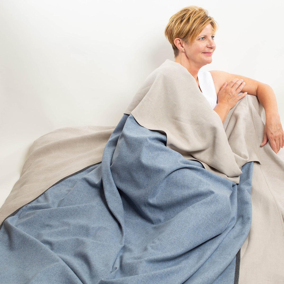 Kühlende Bettdecke | Leinenlaken und leichte Lodendecke