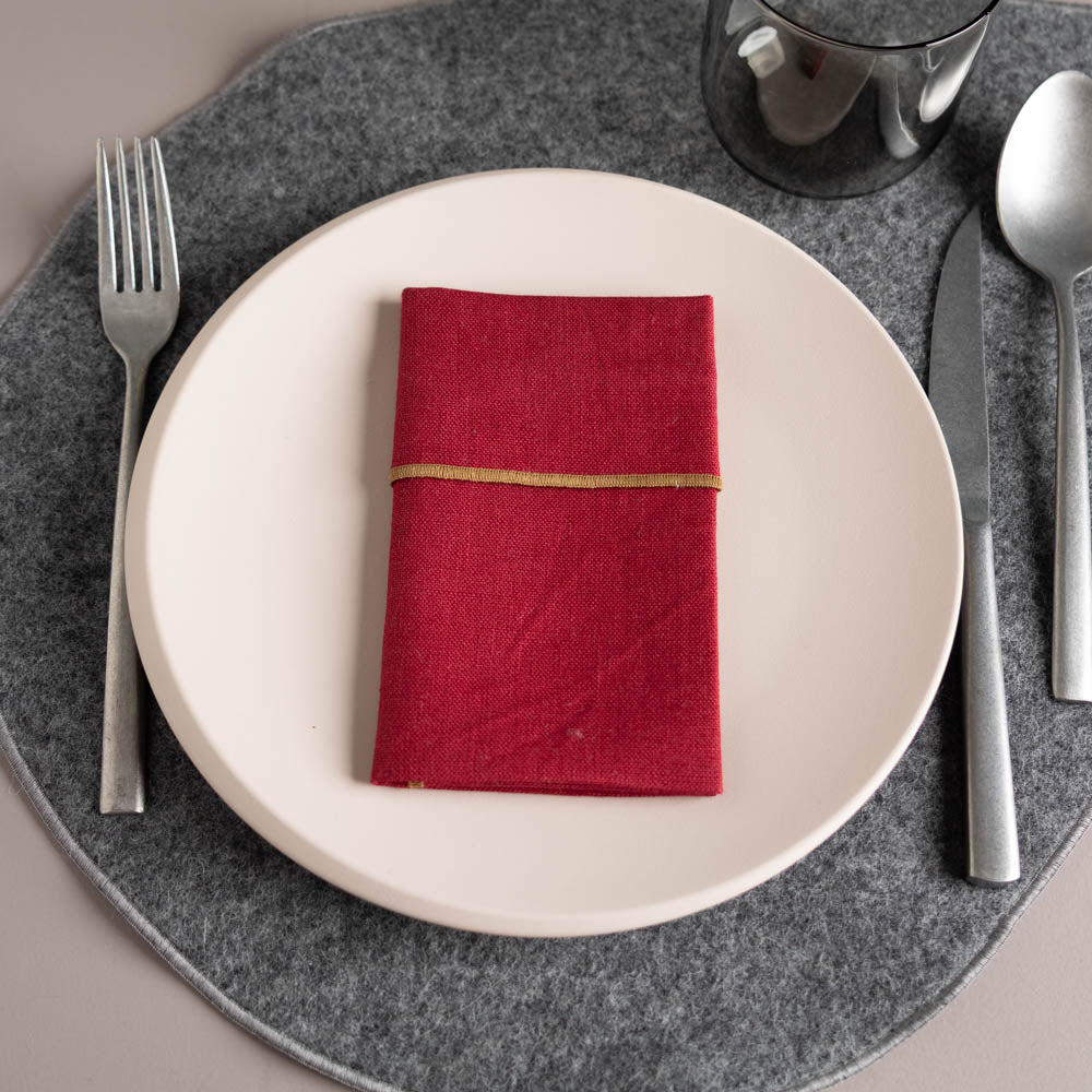 Leinenservietten_Set_Einzelstuecke_rot_2_von_2