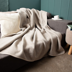 Lodendecke_aus_Merinowolle-Mongolei-ungefaerbt-beige-7