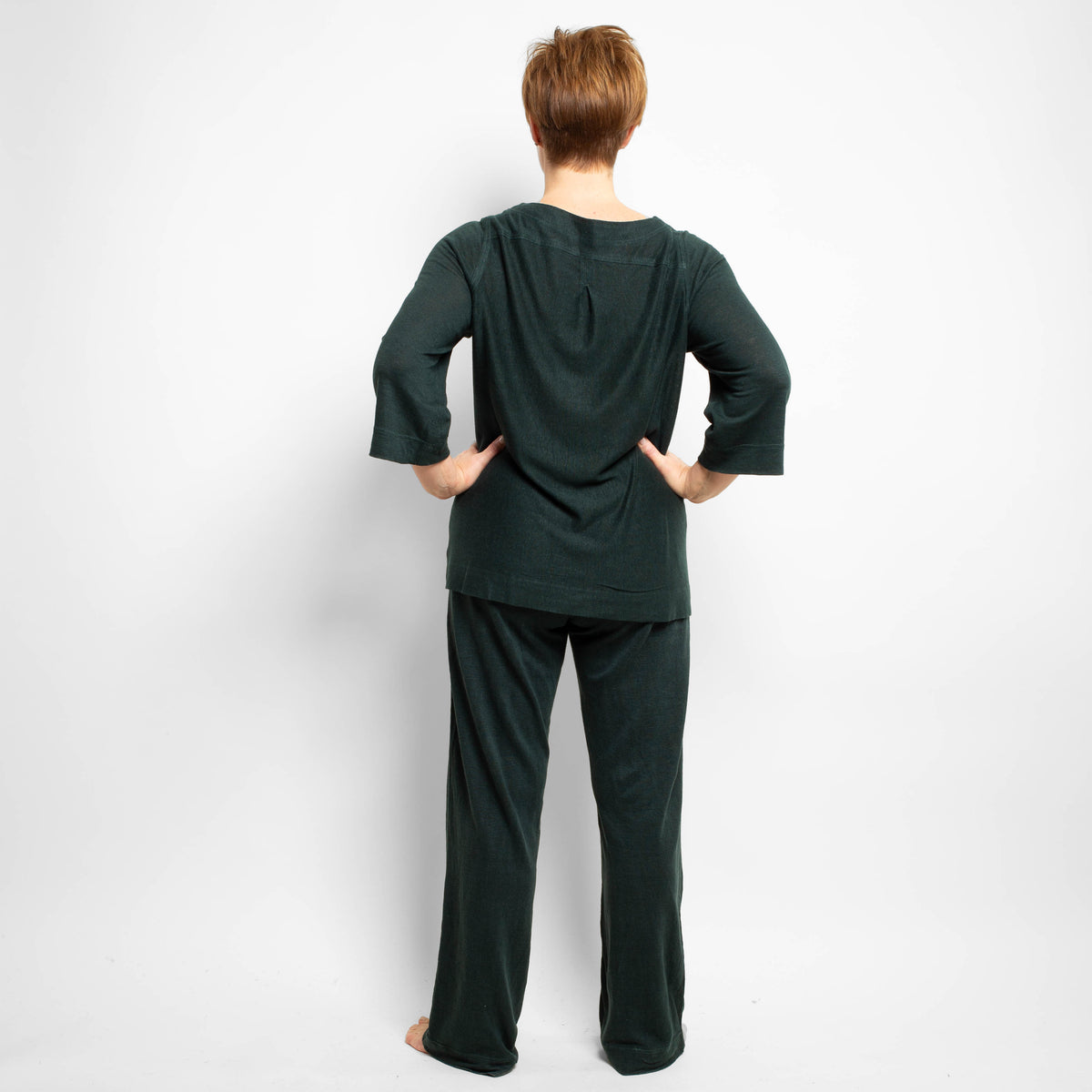 Yogahose und Shirt Leinenjersey dunkelgrün Rückenansicht