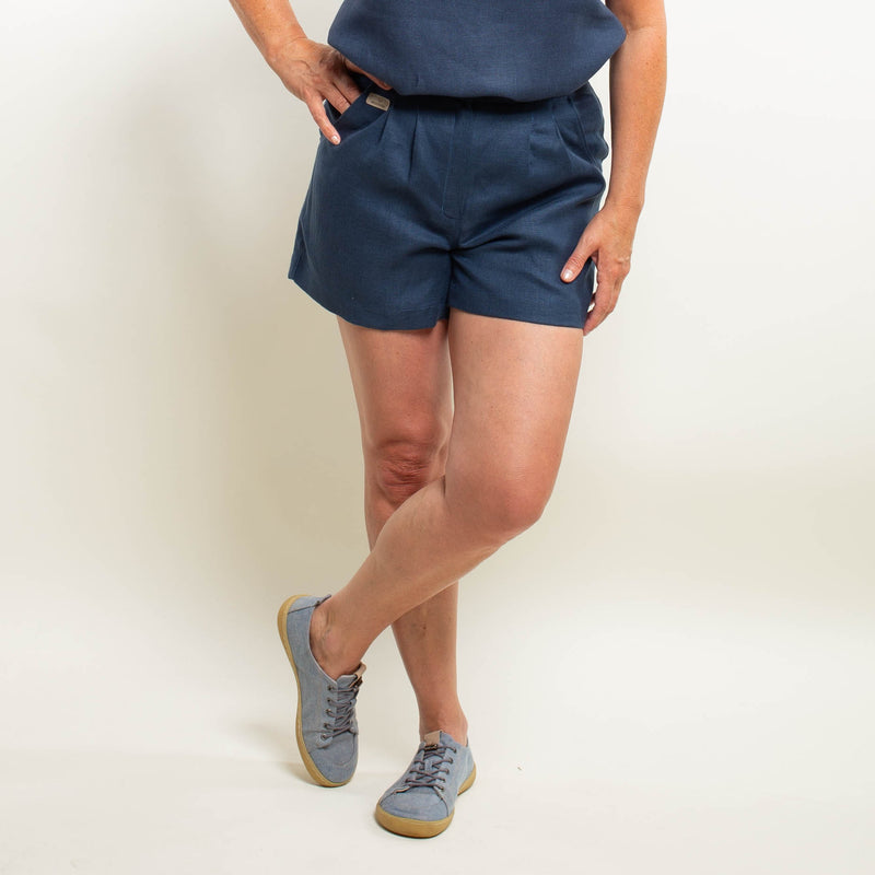 Leinenshorts mit Bundfalten blau