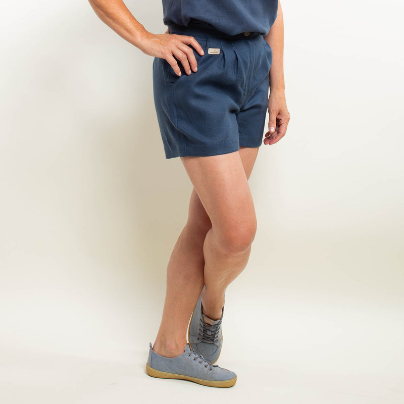 Leinenshorts mit Bundfalten blau Seitenansicht