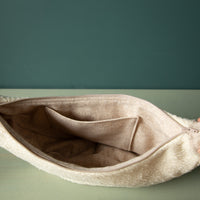 Moon-Bag_Pluesch-creme-Schurwolle-11