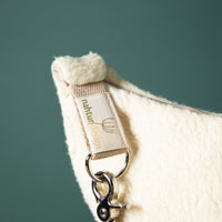 Moon-Bag_Pluesch-creme-Schurwolle-3
