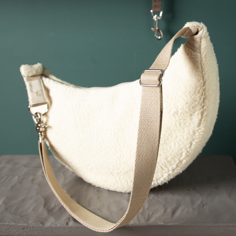 Moon-Bag_Pluesch-creme-Schurwolle