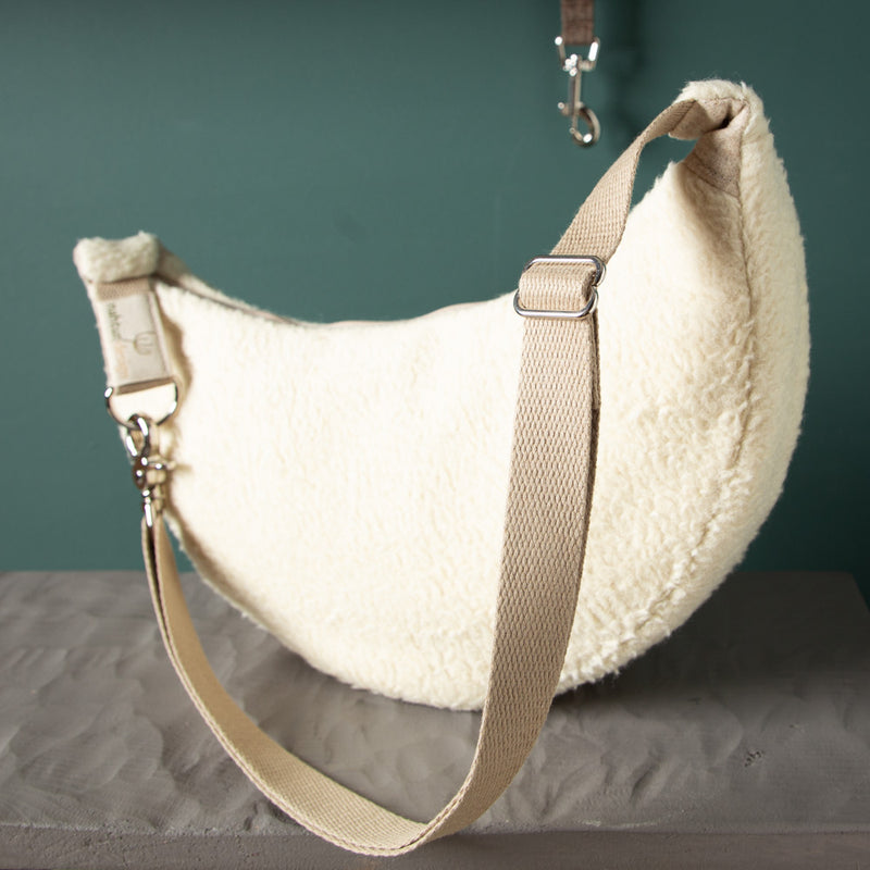 Moon-Bag_Pluesch-creme-Schurwolle