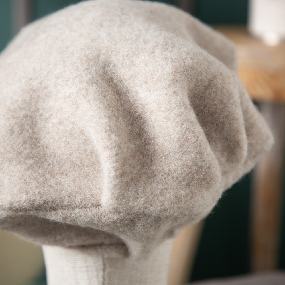 Muetze-Merinowolle-Baskenmuetze-beige-ungefaerbt-3