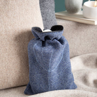Oekowaermflasche_mit_Bezug_aus_Loden_-_Schurwolle_-_plastikfrei_-_blau-3