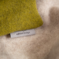 Oekowaermflasche_mit_Bezug_aus_Schurwolle_verschiedene_Farben_Details-4