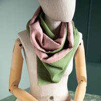 Schal_Wolle-Leinen_gruen-rose