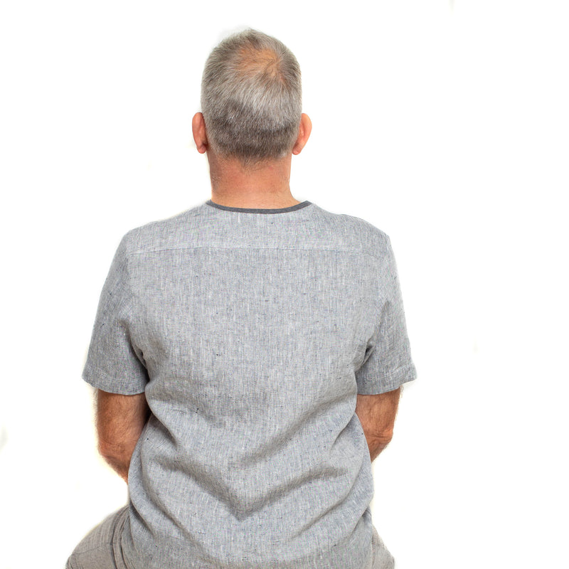 Rückansicht Leinenshirt für Herren mit Pololeiste 