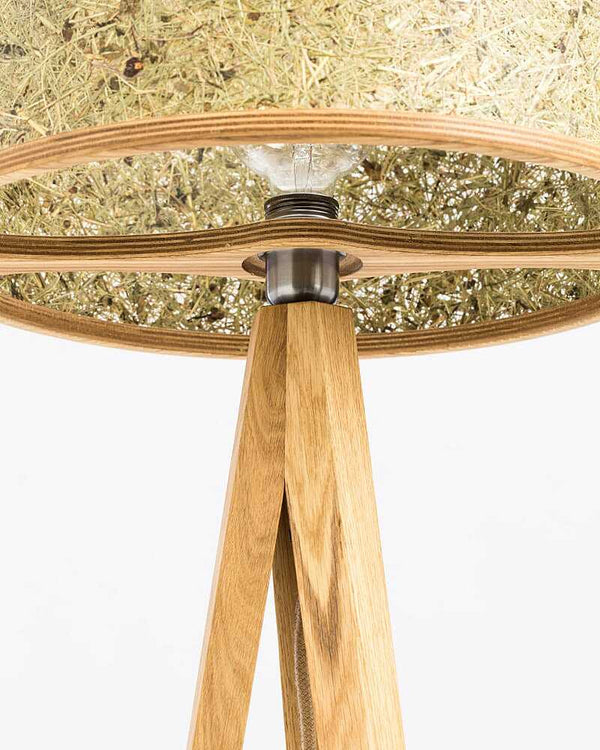 Stehlampe aus Eichenholz und Heu 2610