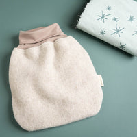 Strampelsack_Pucksack_PremiumMerinowolle_Mongolwolle_grau-beige_ungefaerbt_1von5
