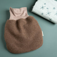 Strampelsack_Pucksack_Premium_Merinowolle_Mongolwolle_schokobraun_ungefaerbt_2_von_5
