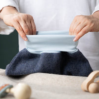Strampelsack_Pucksack_mongolische_Merinowolle_Premium-ungefaerbt_grau-beige_2_von_2