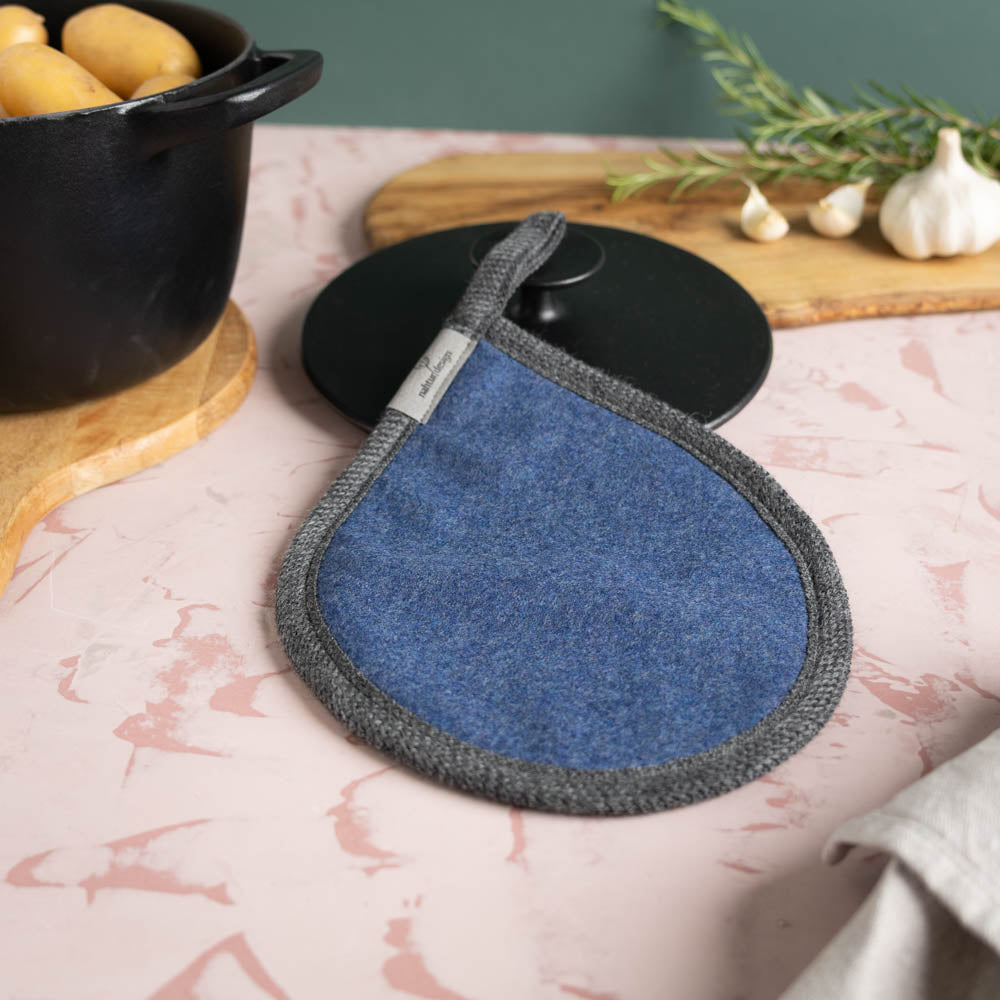 Topflappen_reine_Schurwolle_blau_1_von_4