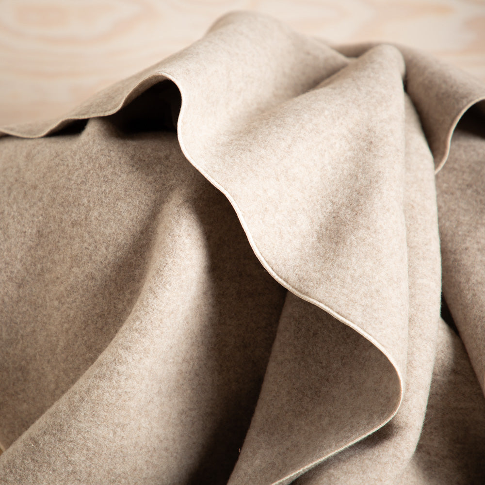 Premium Hundemantel aus reiner Merinowolle - 100% Schurwolle in beige - wetterfest und plastikfrei_4