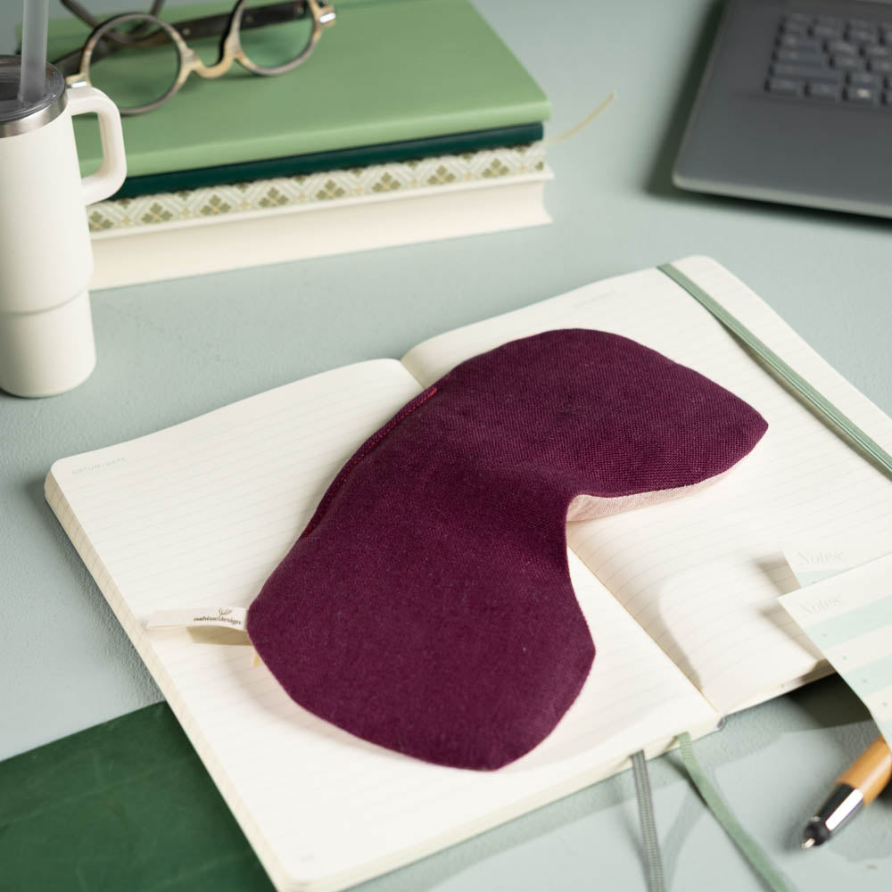 augenkissen_augenmaske_naturfullung_leinen_bioleinen_violett-rosa_3_von_4