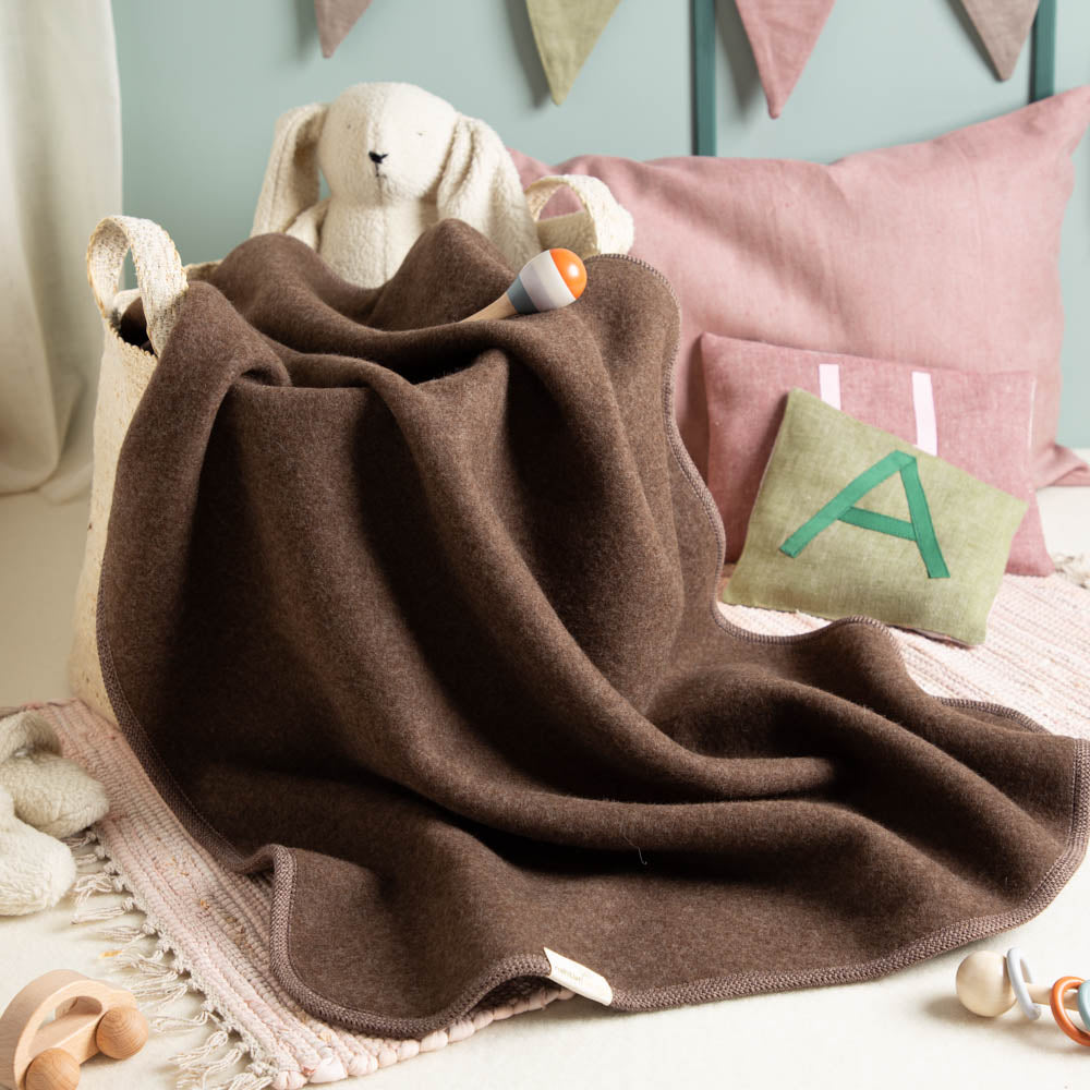 babydecke_kinderdecke_mongolische_merinowolle_schokobraun-2