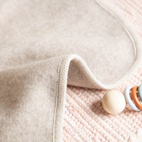 babydecke_kinderdecke_mongolische_merinowolle_ungefarbt-grau-beige-4