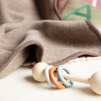 babydecke_kinderdecke_mongolische_merinowolle_ungefarbt-hellbraun-9