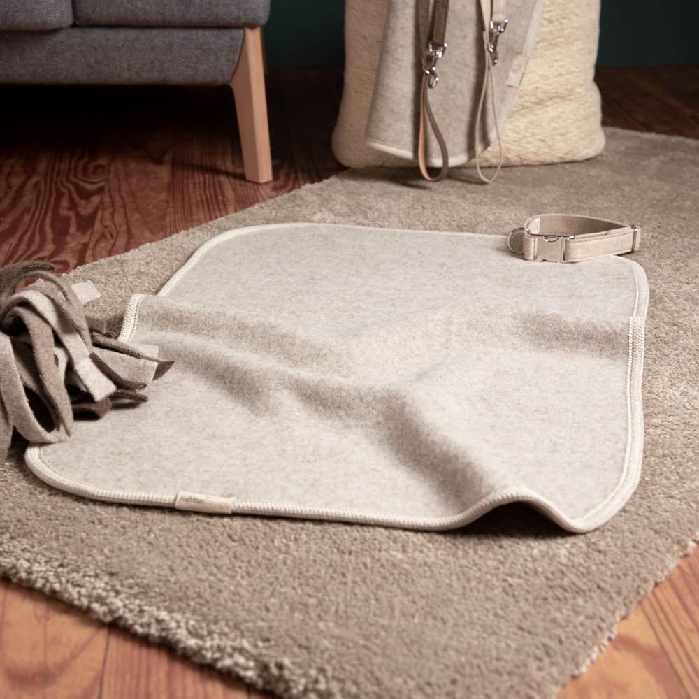 hundedecke_premium_mongolische_merinowolle_grau-beige-7